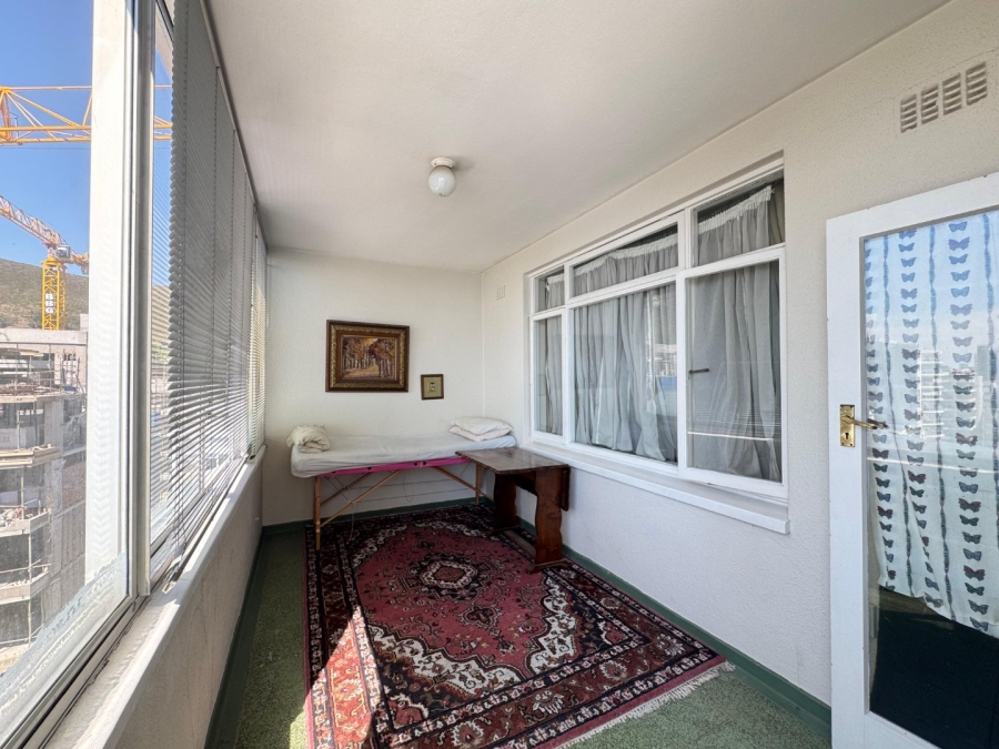 1 Bedroom Property for Sale in Sea Point Western Cape